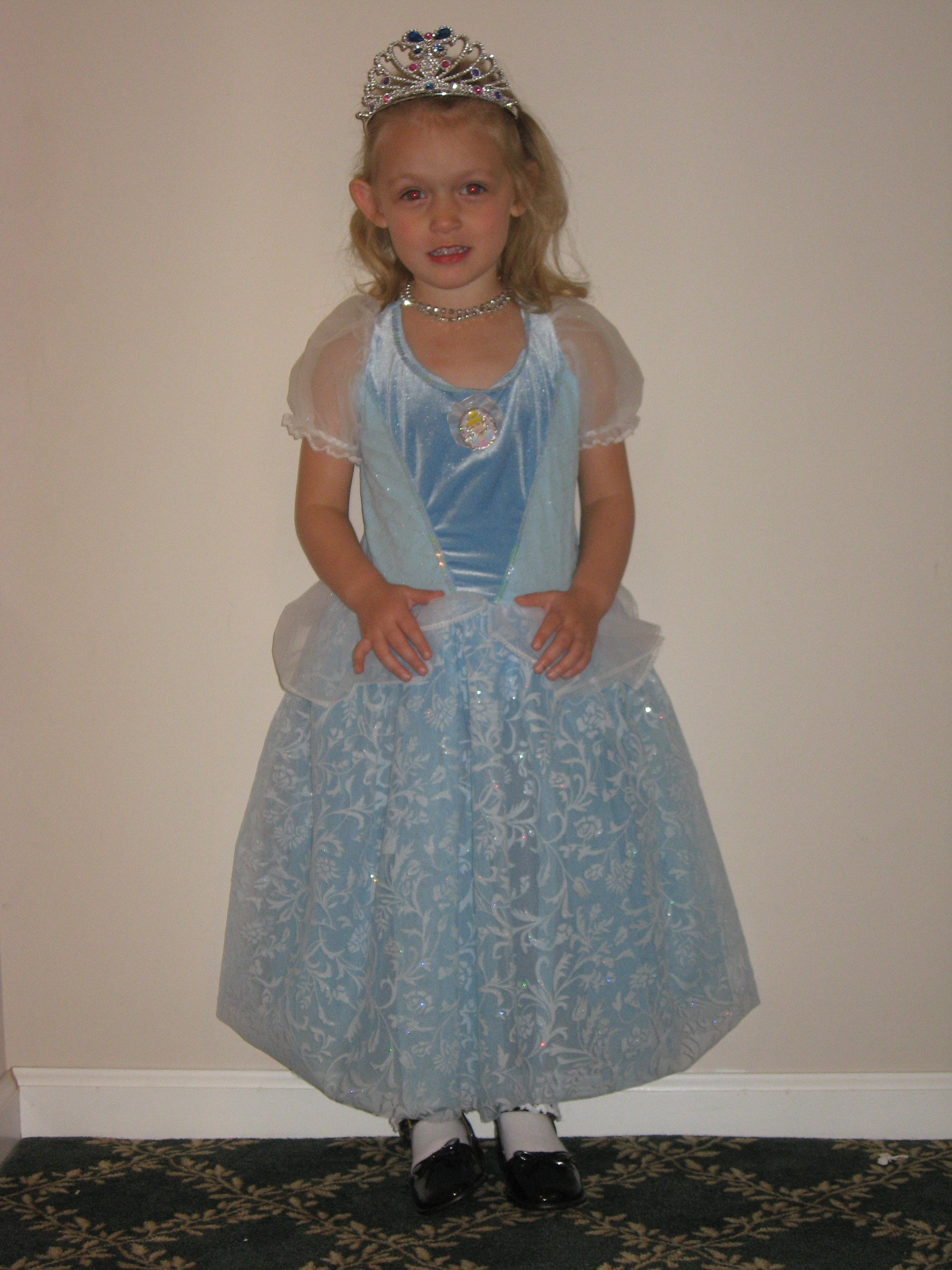 2007_10_26 Cinderella Cate.jpg